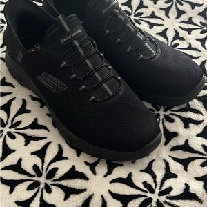 Skechers Men's Black Mesh Sneakers